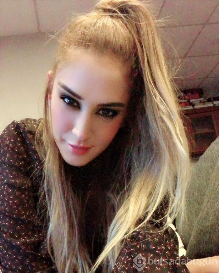 Çok Güzel Hareketler Bunlar'ın sarışın Zeynep'i!
