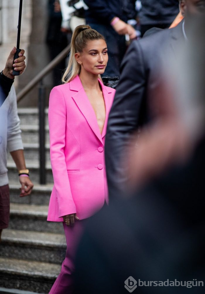 Hailey Baldwin ''kısa boyluyum'' dedi!