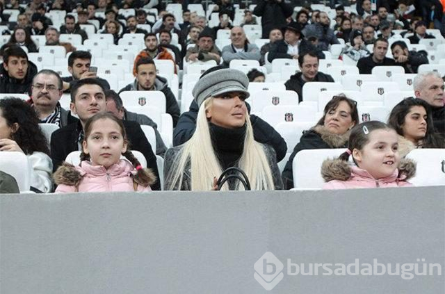 Tosic'in eşi Jelena'dan Van Persie'ye küfür!