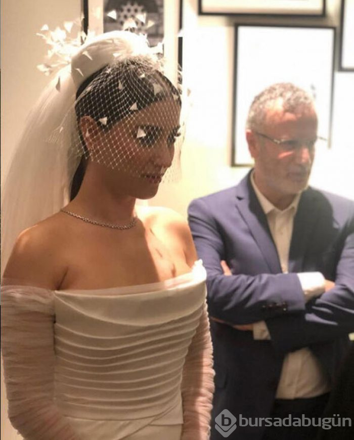 Hazal Kaya'dan duygusal paylaşım: "Sayenizde yine gözlerim doldu"
