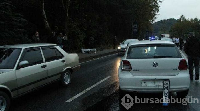 Sarıyer'de yağış nedeniyle kayganlaşan yolda zincirleme kaza!