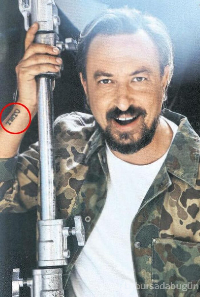 Onur Saylak eski eşi Tuba Büyüküstün'ü silmedi