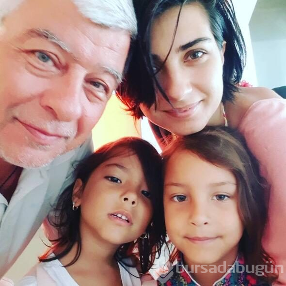 Onur Saylak eski eşi Tuba Büyüküstün'ü silmedi