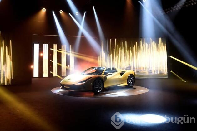 Ferrari, yeni modelini gün ışığına çıkardı