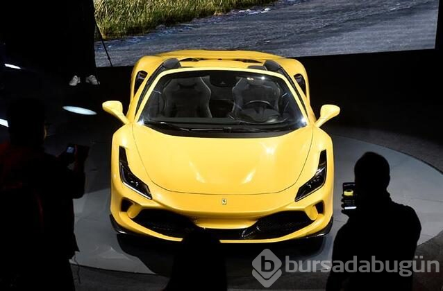 Ferrari, yeni modelini gün ışığına çıkardı