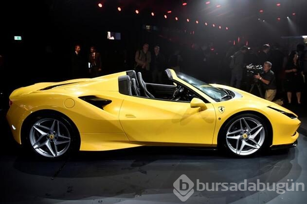 Ferrari, yeni modelini gün ışığına çıkardı