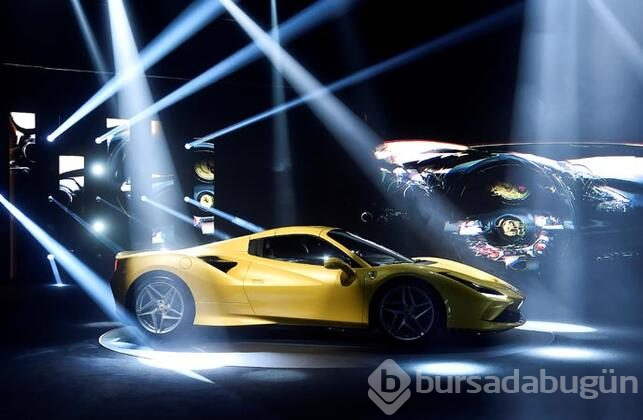 Ferrari, yeni modelini gün ışığına çıkardı
