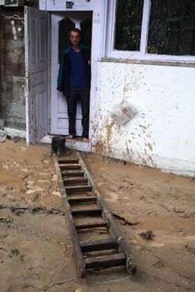 Rize'de sel korkuttu