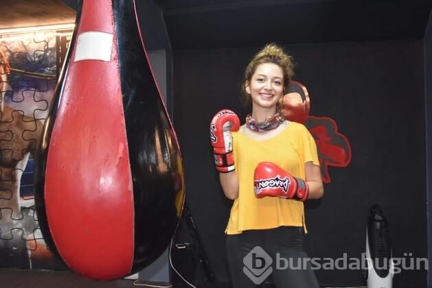 Genç kadınlar, dövüş sporlarına yöneldi