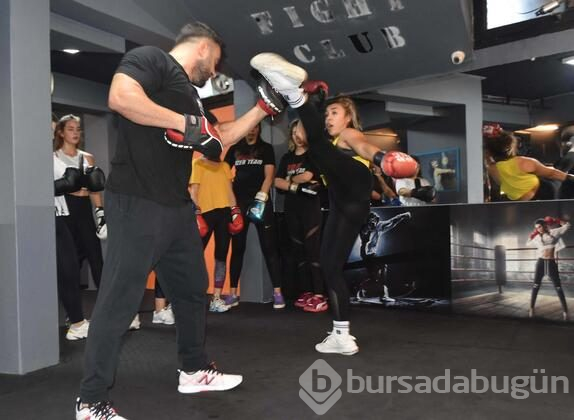 Genç kadınlar, dövüş sporlarına yöneldi