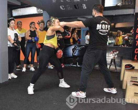 Genç kadınlar, dövüş sporlarına yöneldi