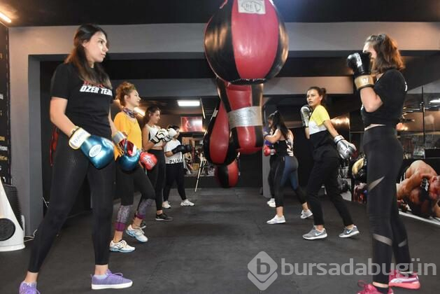 Genç kadınlar, dövüş sporlarına yöneldi