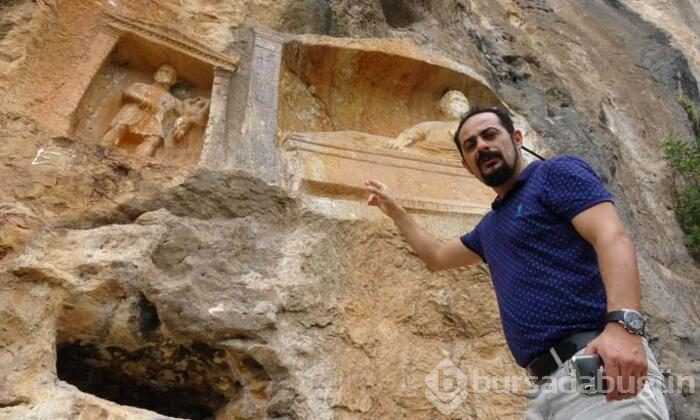 Saklı hazine Adamkayalar, defineciler tarafından tahrip edilyor!