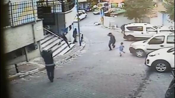 Sokak ortasında çevredeki çocuklara rağmen silahlı çatışma