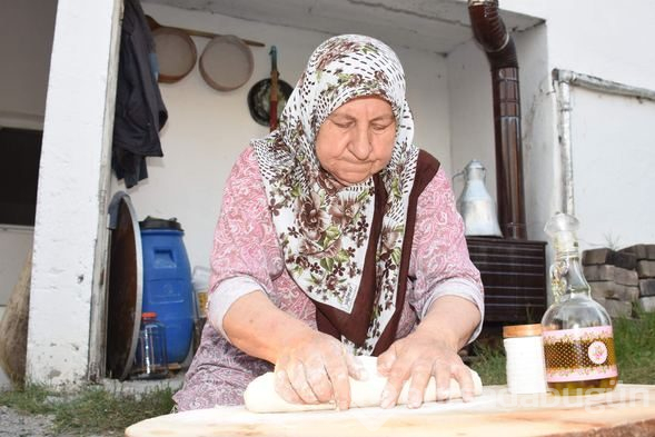 Tadan, yemek için bir daha geliyor