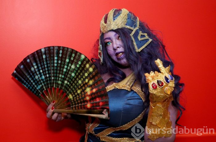 Comic Con'a katılanlar, kostüm ve makyajlarıyla dikkat çekti