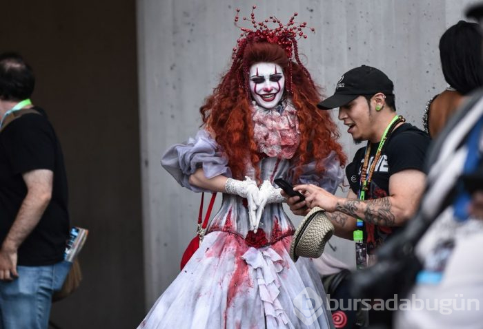 Comic Con'a katılanlar, kostüm ve makyajlarıyla dikkat çekti
