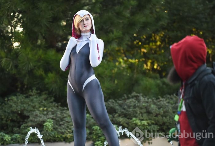 Comic Con'a katılanlar, kostüm ve makyajlarıyla dikkat çekti