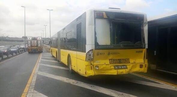 İki metrobüs kafa kafaya çarpıştı!