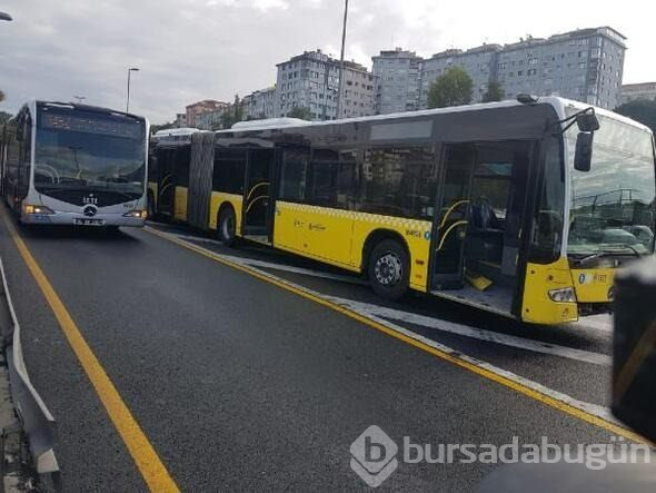 İki metrobüs kafa kafaya çarpıştı!
