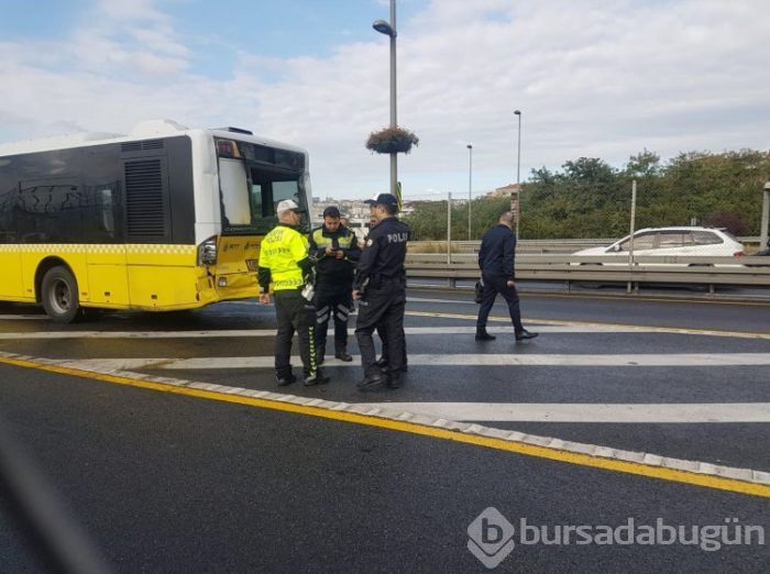 İki metrobüs kafa kafaya çarpıştı!