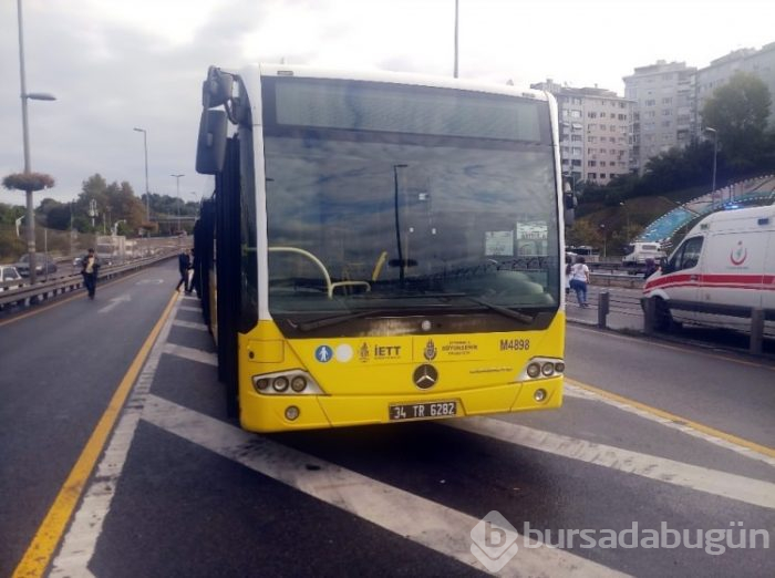 İki metrobüs kafa kafaya çarpıştı!