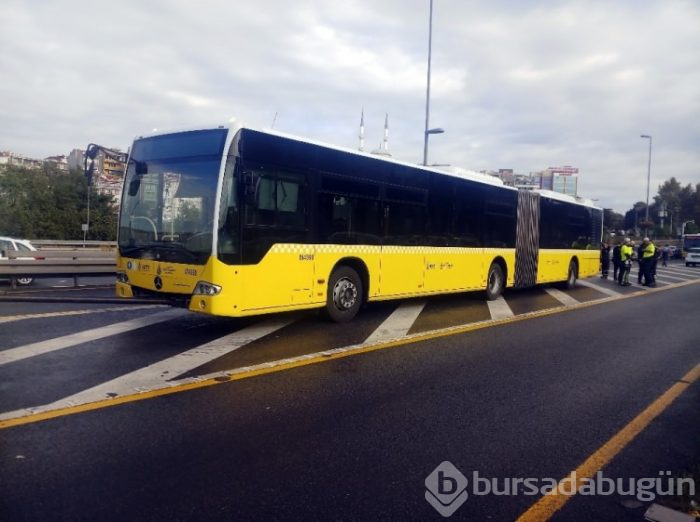 İki metrobüs kafa kafaya çarpıştı!