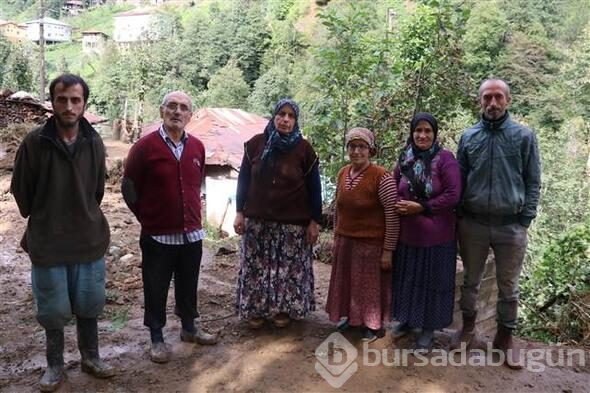 Şiddetli yağış sonrası tüm yollar kapandı