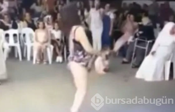 Sünnette eteğini kaldırıp 'popo sallama' dansı olay olmuştu!