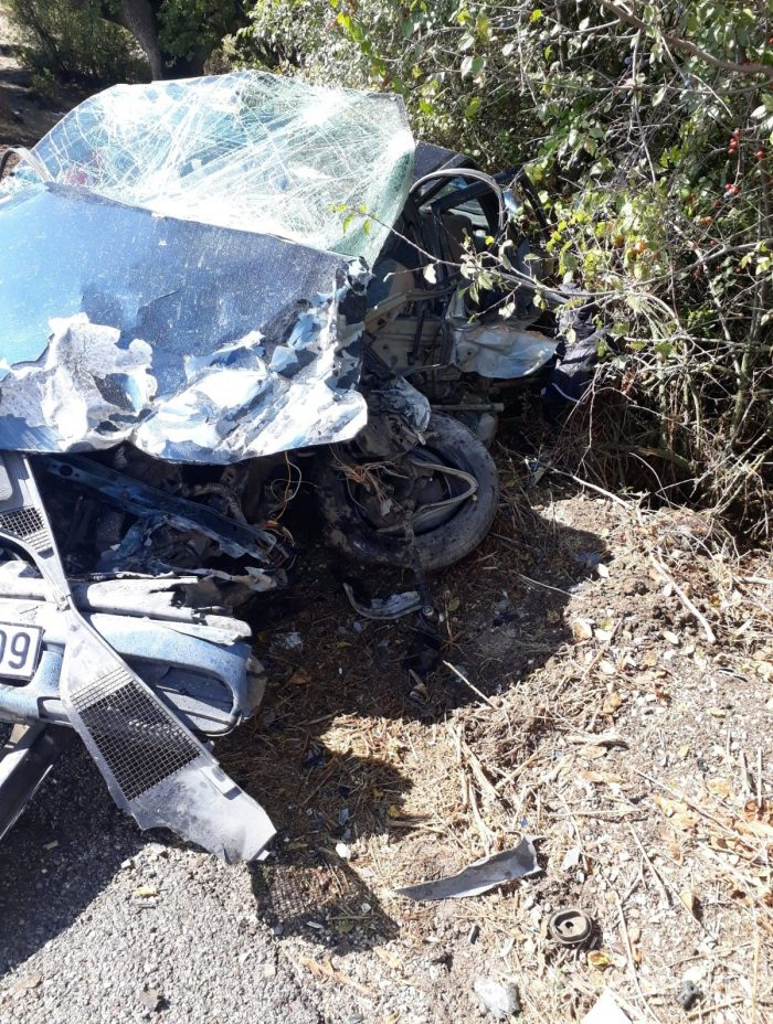 Manisa'da süt tankeri otomobil ile çarpıştı!