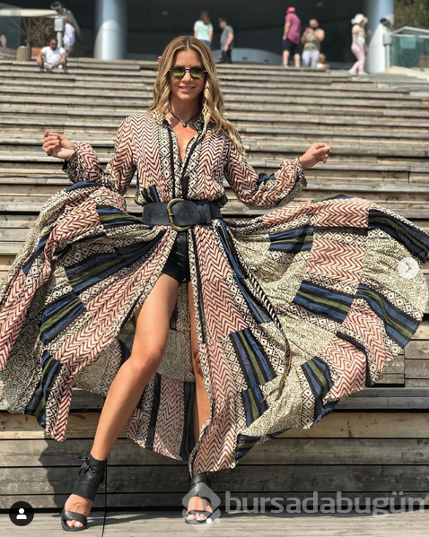 Ivana Sert podyumda Ezhel'in rap şarkısı Felaket'i söyledi!