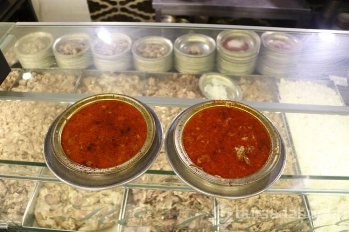 Kahvaltıda yemek için erkenden yollara düşüyorlar