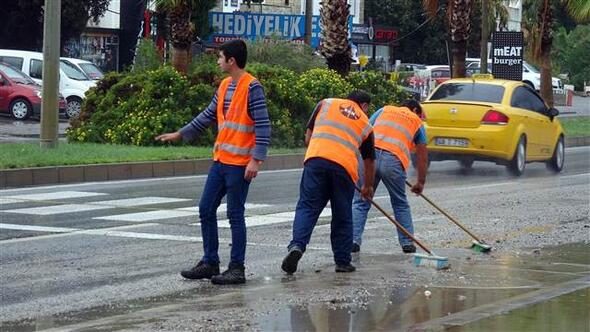 Bodrum'u sağanak vurdu