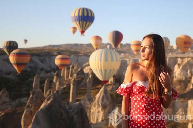 Kapadokya'da balonlar 437 bin kişiyi uçurdu