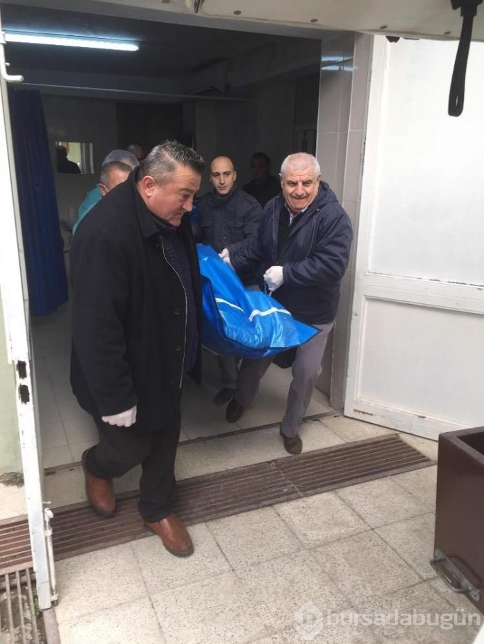 Cesedi parçalara ayırıp