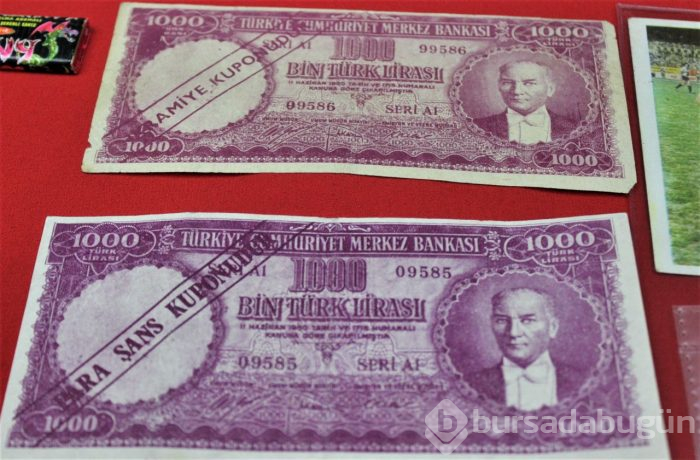 Bursalı koleksiyonerin sakız çıkartmaları servet kazandırdı
