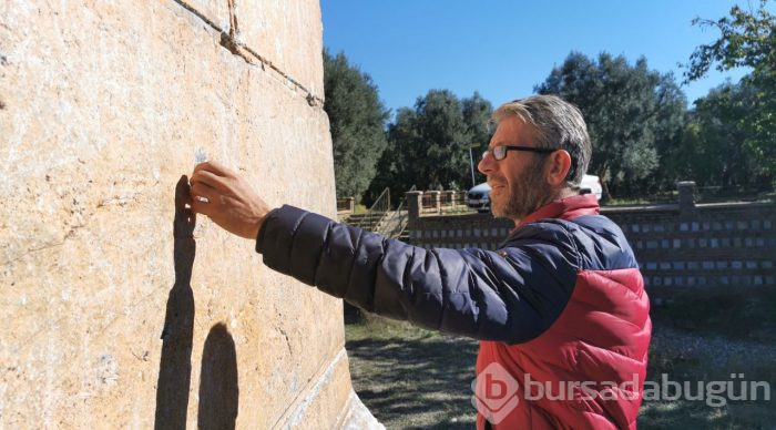 Bursa'da 2 bin yıllık dikilitaşa yapılan saygısızlık