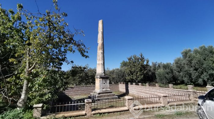 Bursa'da 2 bin yıllık dikilitaşa yapılan saygısızlık