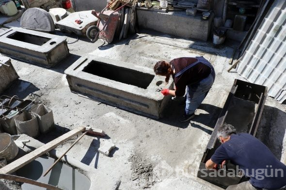 "Baba mesleği yok olmasın" diyerek kendisi yapmaya başladı