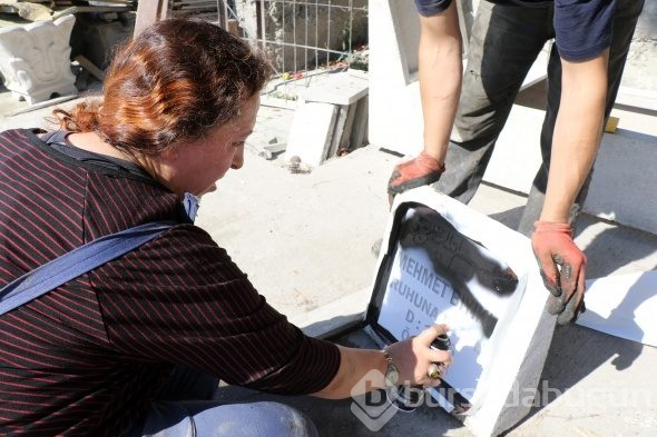 "Baba mesleği yok olmasın" diyerek kendisi yapmaya başladı
