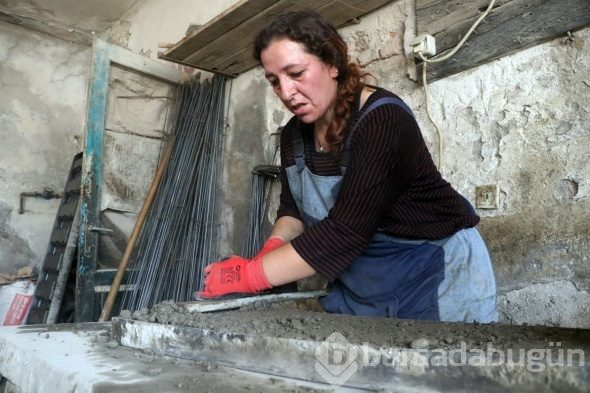 "Baba mesleği yok olmasın" diyerek kendisi yapmaya başladı