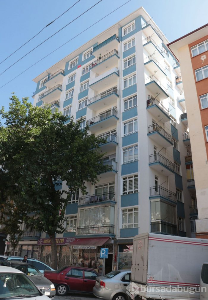 Misafirliğe gittiği evin balkonundan düştü!