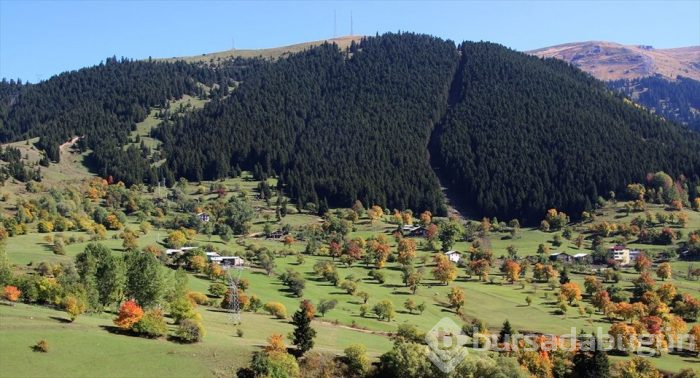 Artvin'in sakin şehri sonbaharda bir başka güzel
