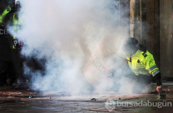 Kolombiya'daki öğrenci protestolarında polisle arbede!