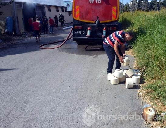 Kahramanmaraş'ta, örgü dokuma atölyesi alev alev yandı