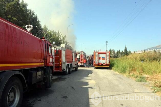 Kahramanmaraş'ta, örgü dokuma atölyesi alev alev yandı