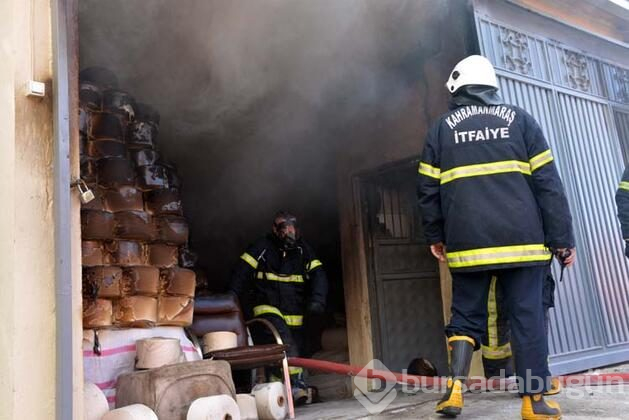 Kahramanmaraş'ta, örgü dokuma atölyesi alev alev yandı