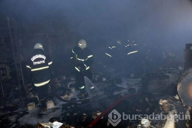 Kahramanmaraş'ta, örgü dokuma atölyesi alev alev yandı