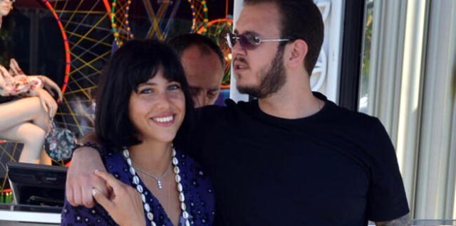 Hülya Avşar'ın kızı Zehra Çilingiroğlu kınada büyüledi