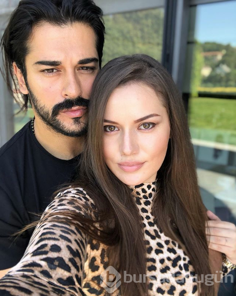 Fahriye Evcen, oğlu Karan ile beraber Burak Özçivit'i Kuruluş Osman'ın setinde ziyaret etti